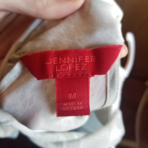 Jennifer Lopez snakeskin pattern sleeveless shirt - Picture 4 of 6